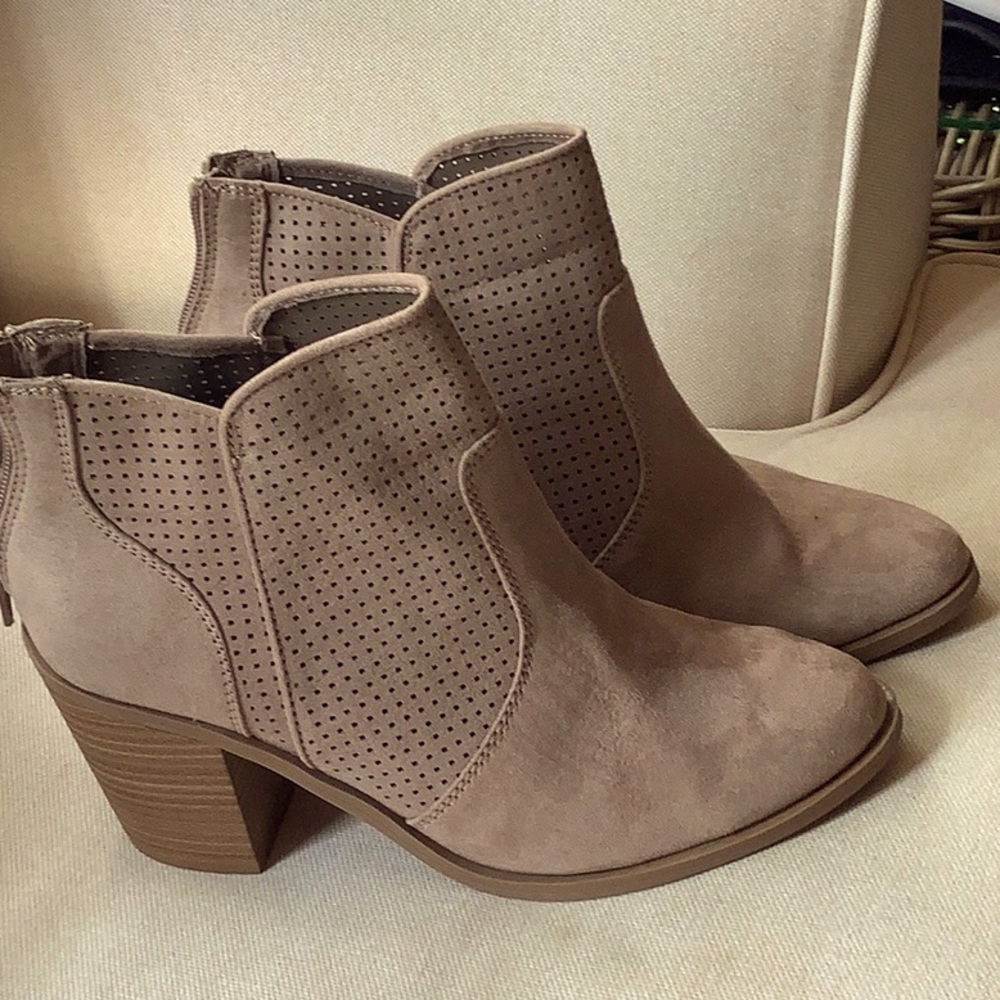 ANKLE BOOTS - TAUPE COLOR, LIKE NEW